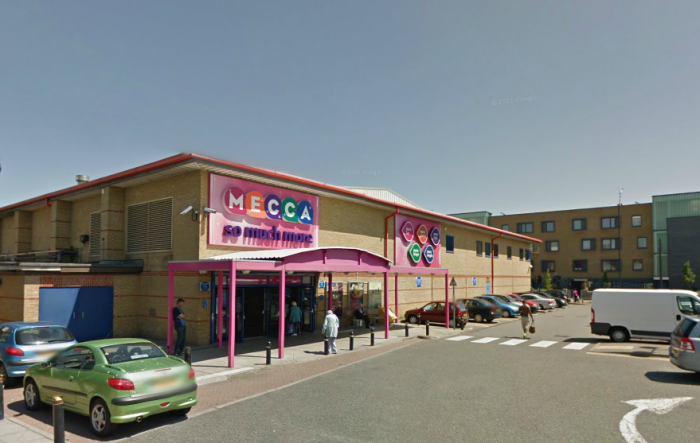 A look at Mecca Bingo Catford from the outside